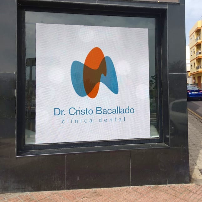 Dr. Cristo Bacallado clinic in Tenerife, Canary Island Spain. Invisalign Provider